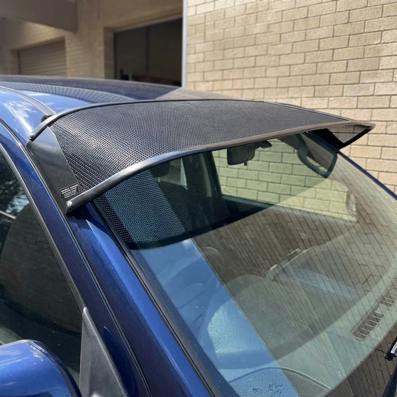 Chevrolet LCF 3500HD Mesh Windscreen Sunvisor (2016 - 2017) - 1