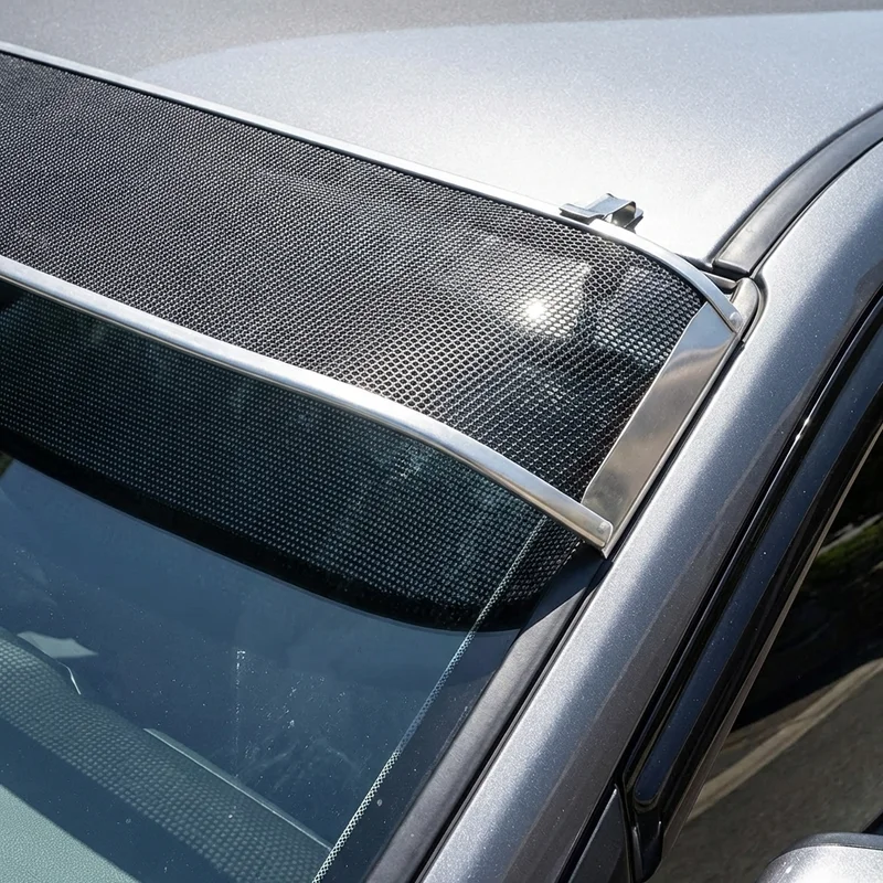 Chevrolet Malibu Limited Mesh Windscreen Sunvisor (2016 - 2016) - 1