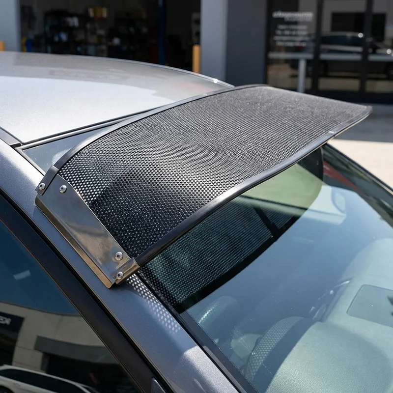 Chevrolet Silverado 1500 HD Mesh Windscreen Sunvisor (2001 - 2006) - 1