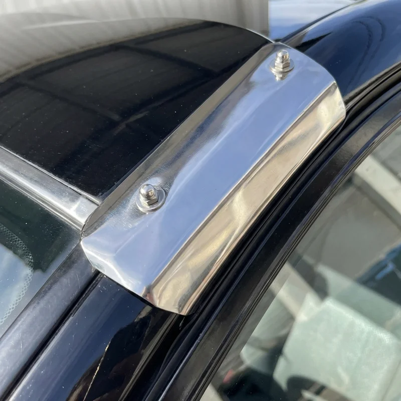 DeTomaso Pantera Sonnenblenden-Montagehalterung (1974 - 1989) - 1