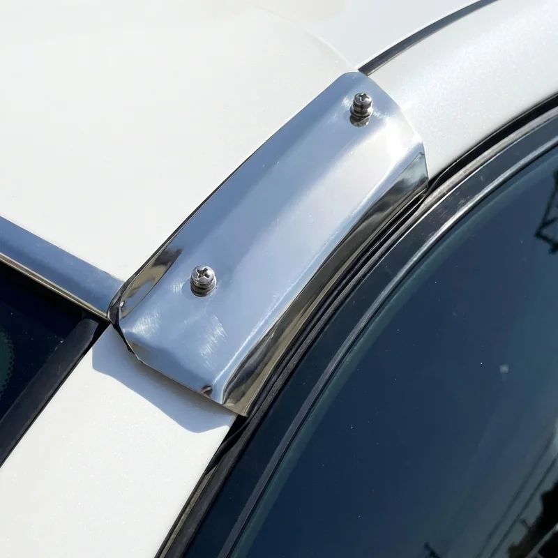 Freightliner 122SD Sunvisor Mounting Bracket Kit (2013 - 2021) - 1