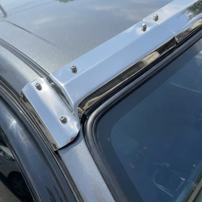 GMC P35 комплект монтажни скоби за козирек (1975 - 1978) - 1