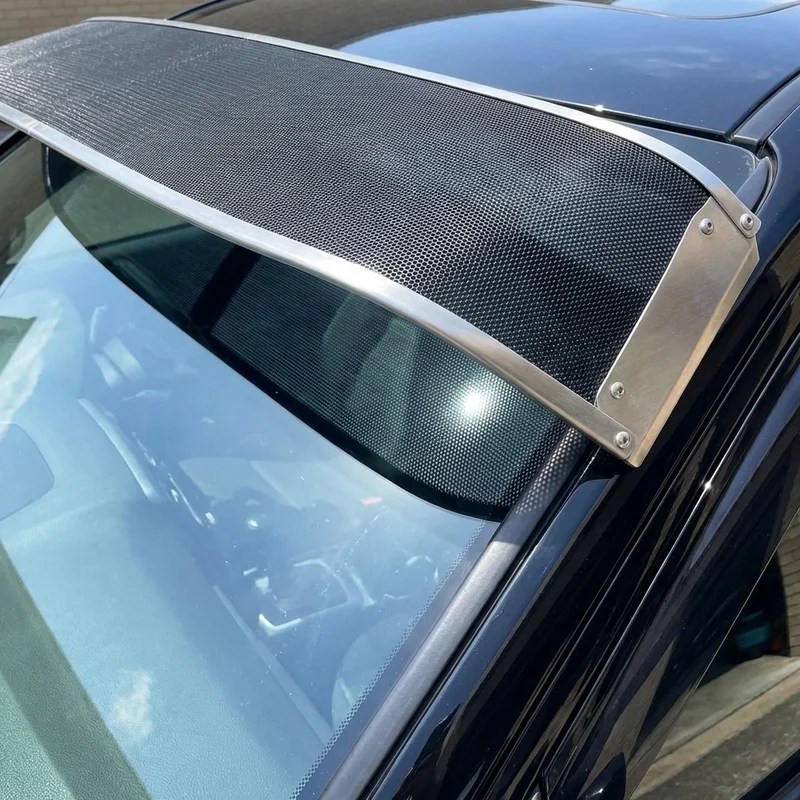 GMC W5500HD Forward Mesh Windscreen Sunvisor (2004 - 2009) - 1