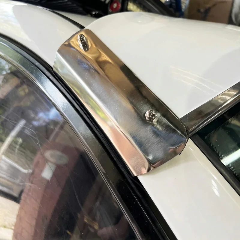 GMC Yukon XL 1500 Sunvisor Mounting Bracket Kit (2000 - 2014) - 1