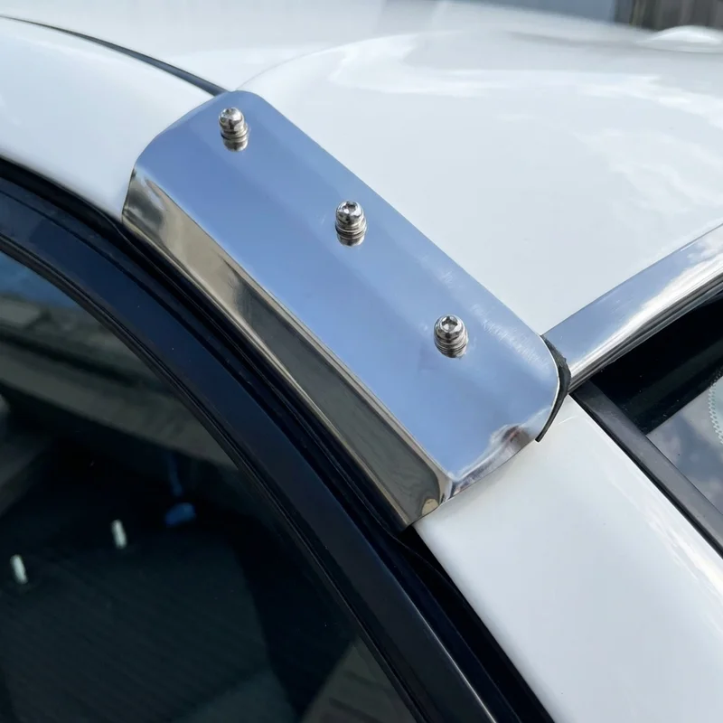 Hyundai Santa Fe Sunvisor Mounting Bracket Kit (2001 - 2025) - 1