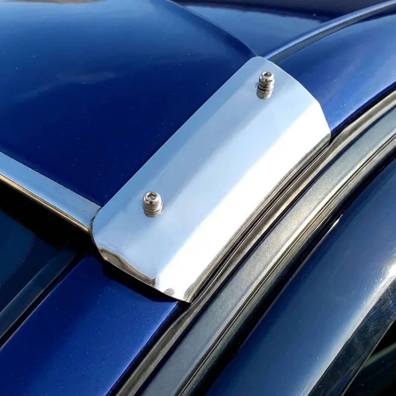 INFINITI I35 Sunvisor Mounting Bracket Kit (2002 - 2004) - 1