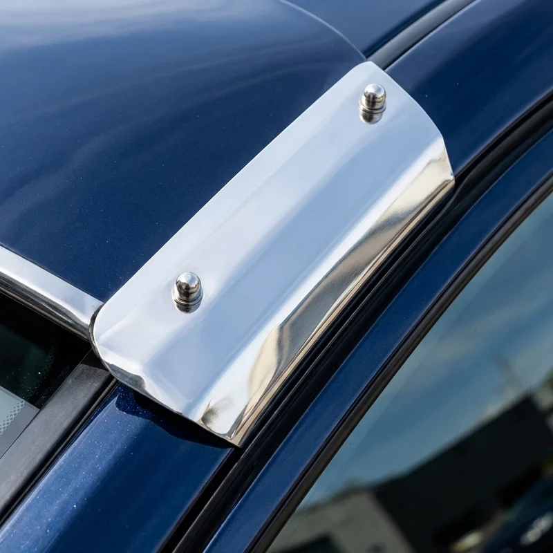 International 2674 Sunvisor Mounting Bracket Kit (1989 - 2003) - 1