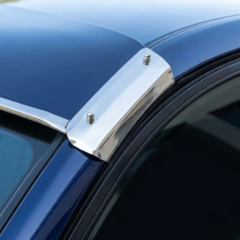 International 4700LPX Sunvisor Mounting Bracket Kit (1995 - 2002) - 1