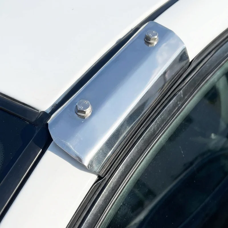 Zestaw uchwytów montażowych do osłony International 9900ix (2000 - 2009) - 1