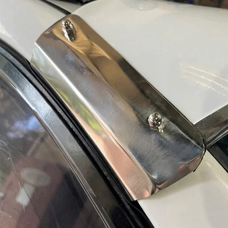 International F2674 Sunvisor Mounting Bracket Kit (1989 - 1989) - 1