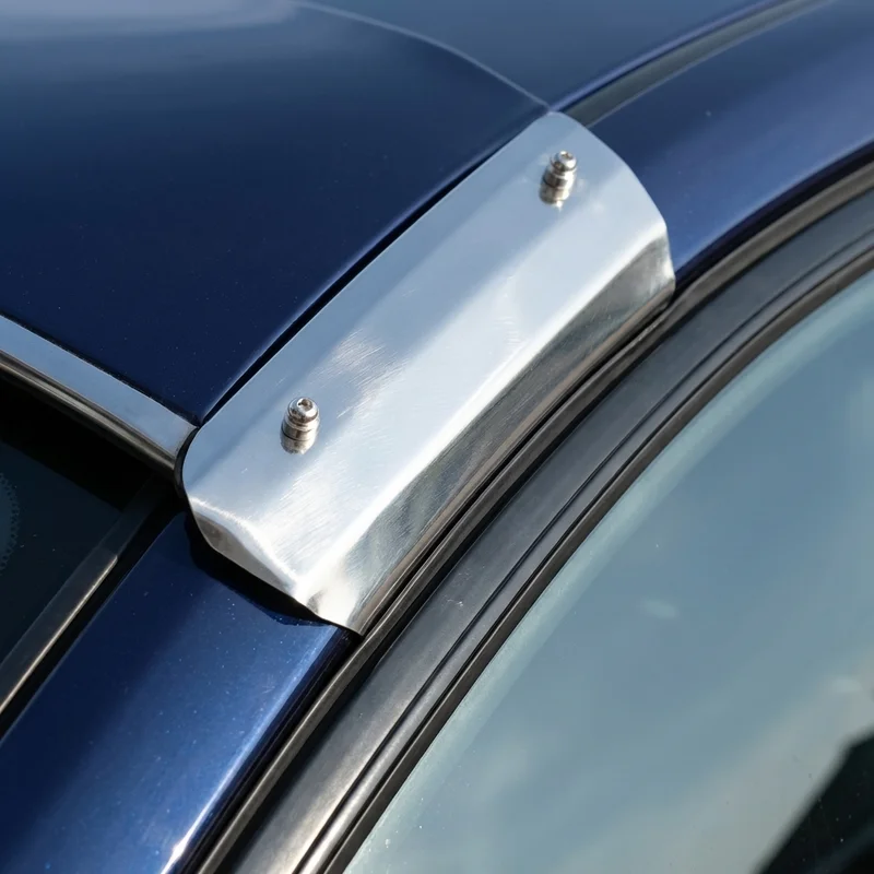 International S1753 Sunvisor Mounting Bracket Kit (1989 - 1989) - 1