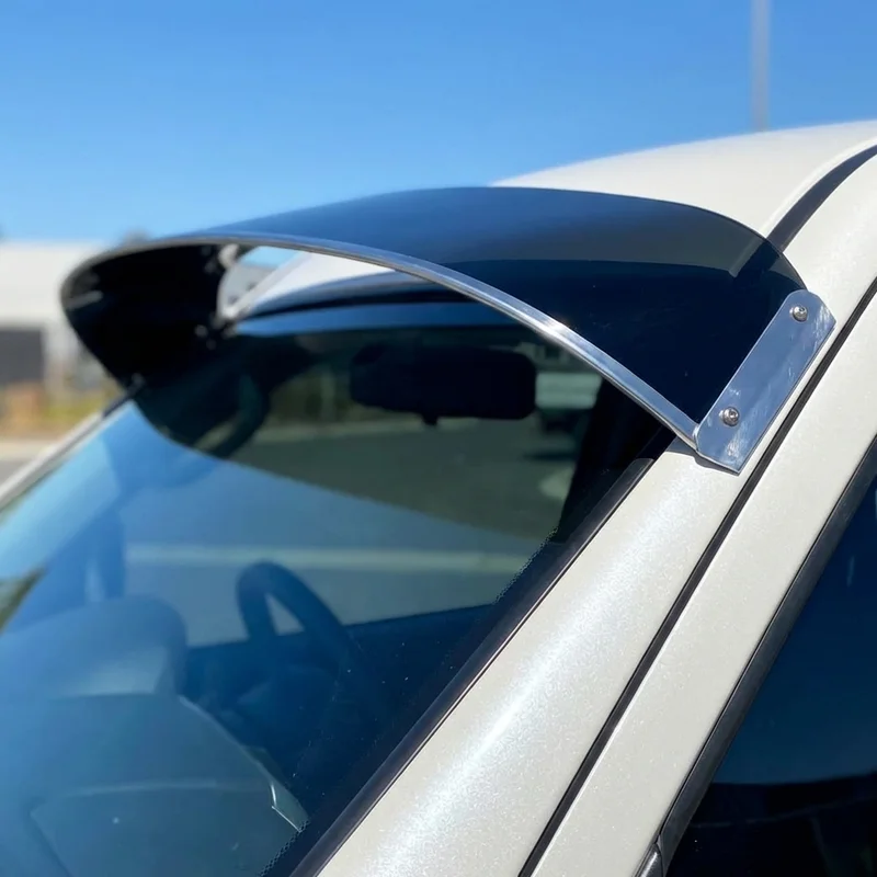 International Travelall Solid Acrylic Windscreen Sunvisor (1975 - 1975) - 1