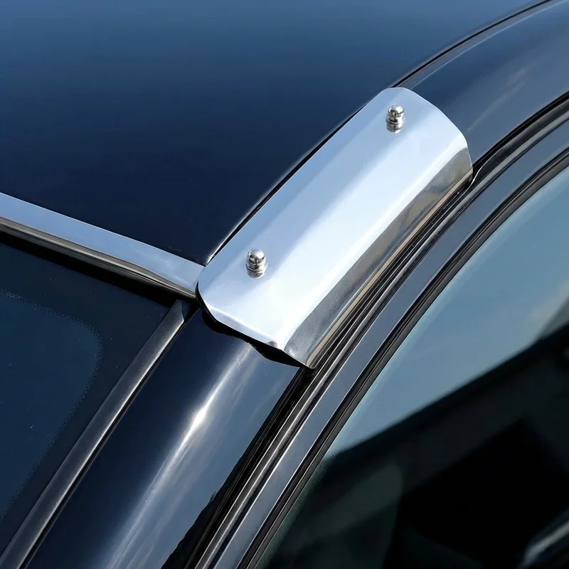 Zestaw uchwytów montażowych do osłony Isuzu ELF 100 (2019 - 2020) - 1