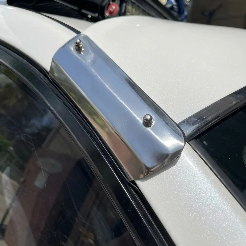 Kit Staffe di Montaggio Parasole Isuzu ELF 600 (2019 - 2020) - 1