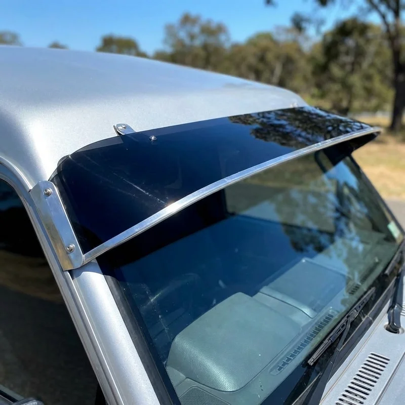 Pełna akrylowa osłona na szybę Isuzu Forward 1400 (2019 - 2020) - 1