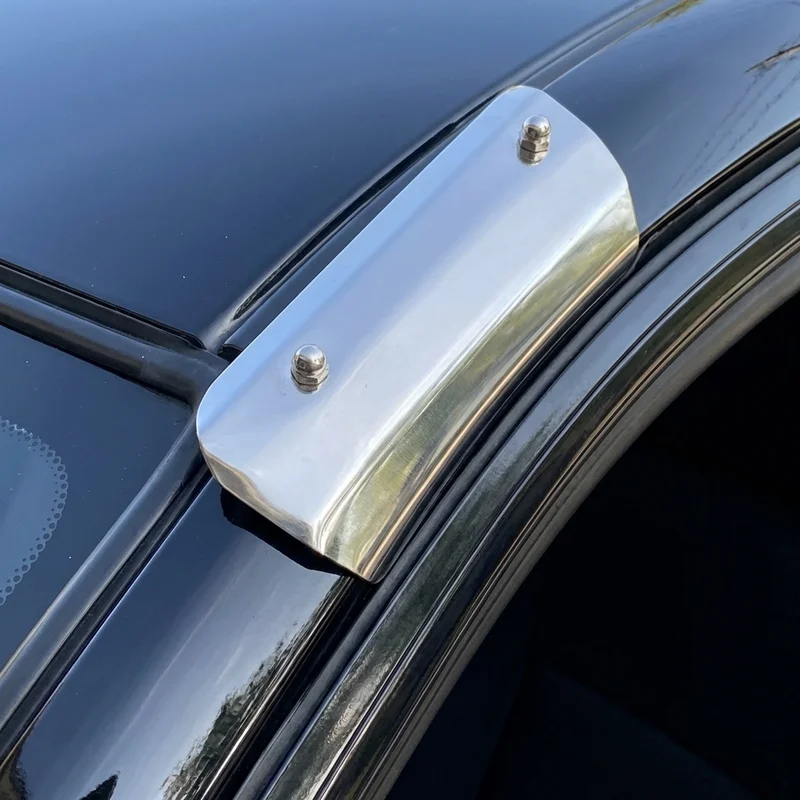 Isuzu FTR Sunvisor Mounting Bracket Kit (1997 - 2020) - 1