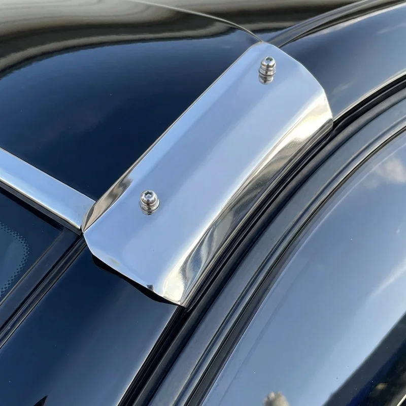 Isuzu i-290 Sunvisor Mounting Bracket Kit (2007 - 2008) - 1