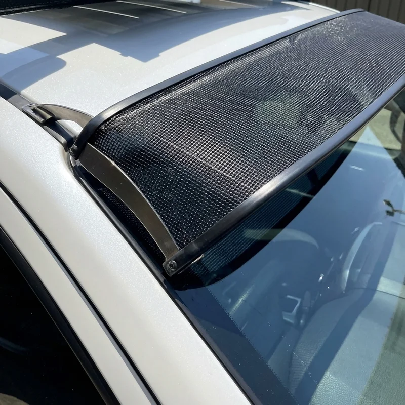 Jaguar XJ6 Mesh Windscreen Sunvisor (1975 - 1997) - 1