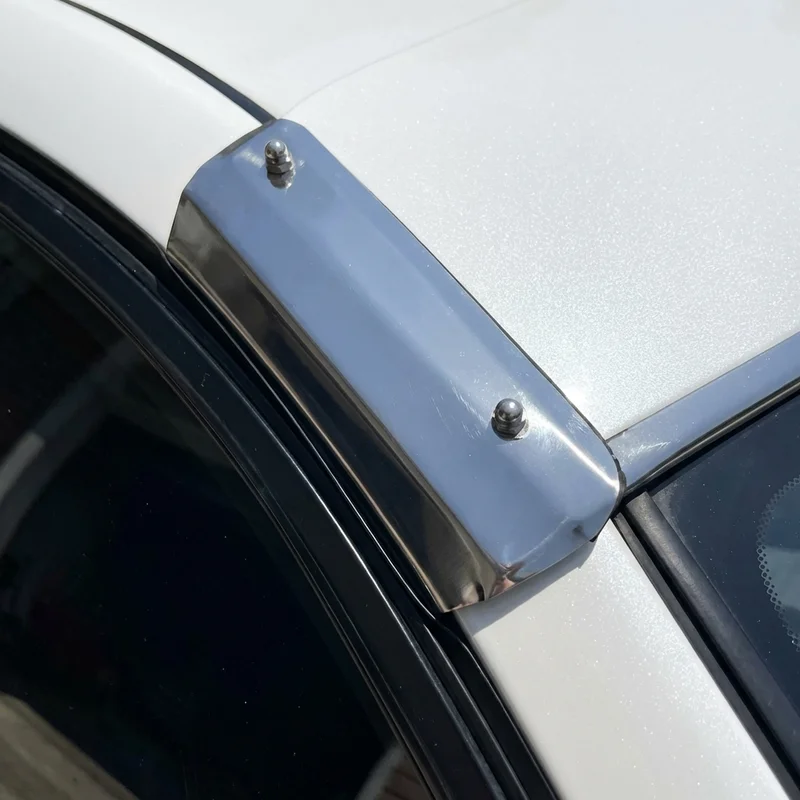 Zestaw uchwytów montażowych do osłony Jaguar XJR (1995 - 2017) - 1