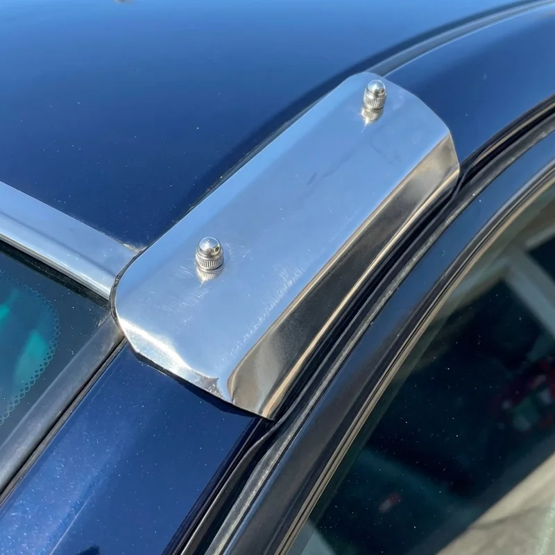 Land Rover LR2 Sunvisor Mounting Bracket Kit (2008 - 2015) - 1