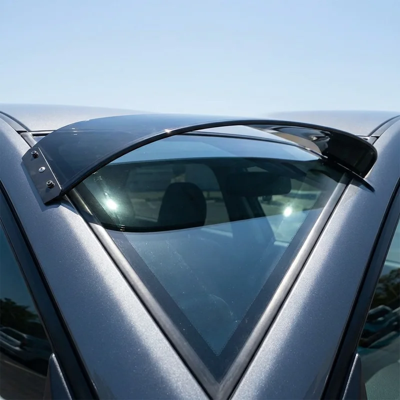 Land Rover LR3 Solid Acrylic Windscreen Sunvisor (2005 - 2009) - 1