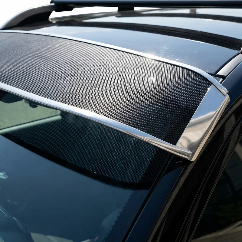 Land Rover LR4 Mesh Windscreen Sunvisor (2010 - 2016) - 1