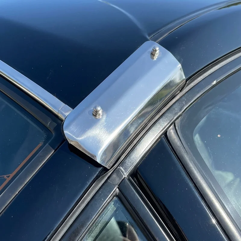 Zestaw uchwytów montażowych do osłony Lincoln Mark VII (1984 - 1992) - 1