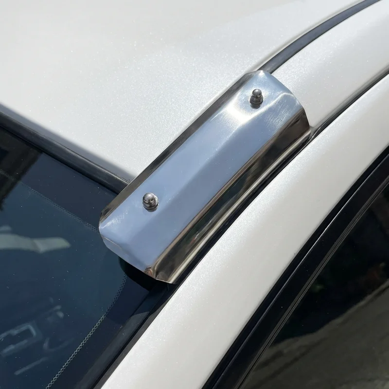 Mitsubishi Fuso FK200 Sunvisor Mounting Bracket Kit (2008 - 2011) - 1