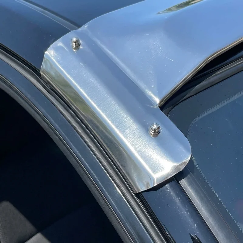 Nissan 280Z Halterungsset für Sonnenblende (1975 - 1977) - 1