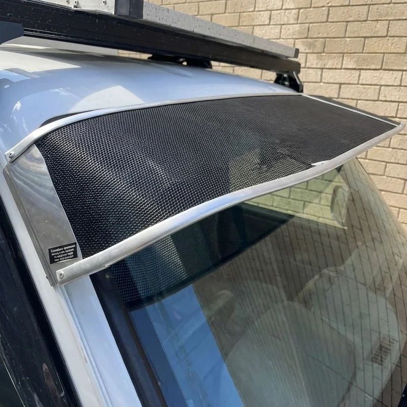 บังแดดกระจกหน้ารถแบบตาข่าย Nissan NP300 (2009 - 2022) - 1