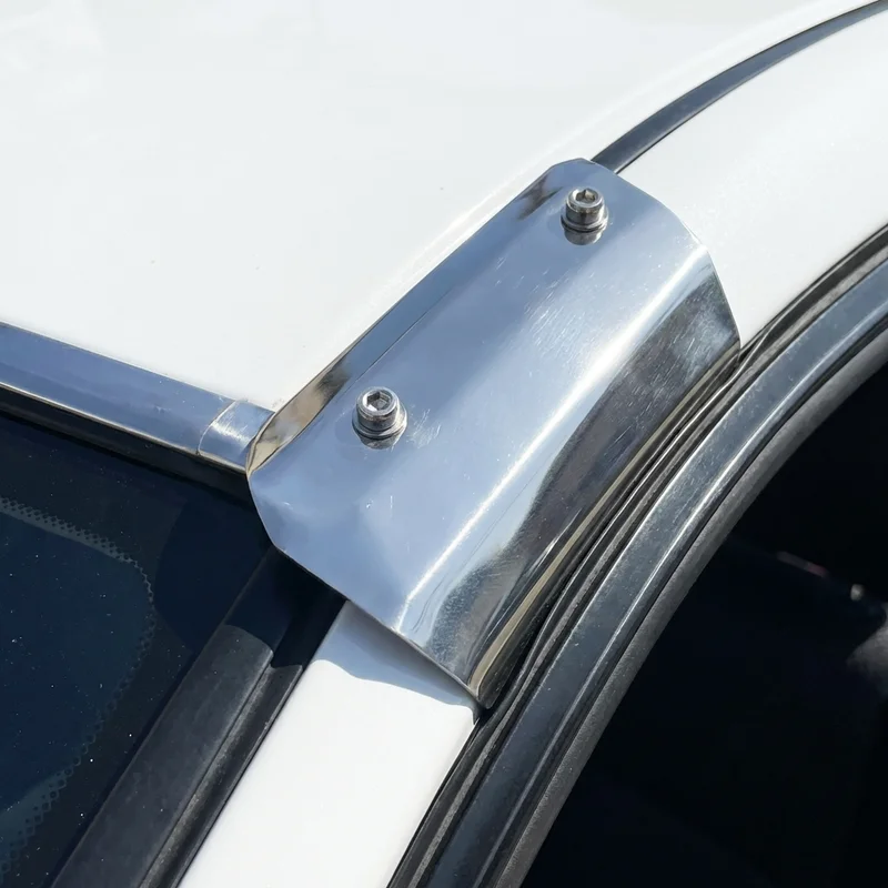 ชุดขายึดบังแดด Nissan Urvan (2000 - 2013) - 1