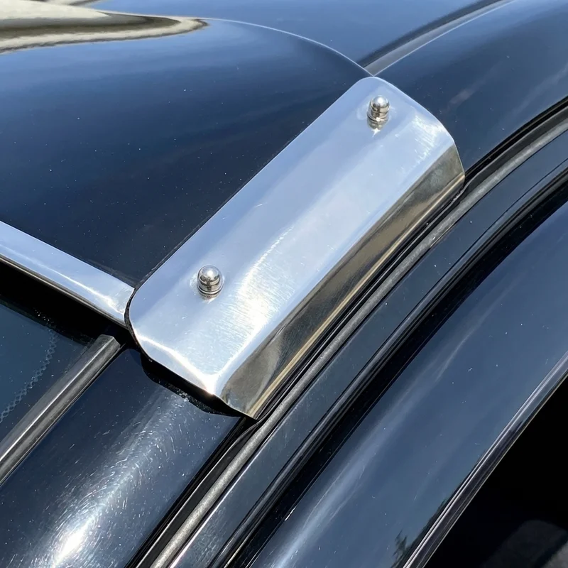 Pontiac Wave5 Sunvisor Mounting Bracket Kit (2005 - 2007) - 1