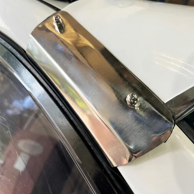 Renault Fluence Sunvisor Mounting Bracket Kit (2011 - 2017) - 1