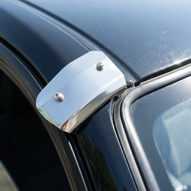 Saturn LW300 Sunvisor Mounting Bracket Kit (2001 - 2003) - 1