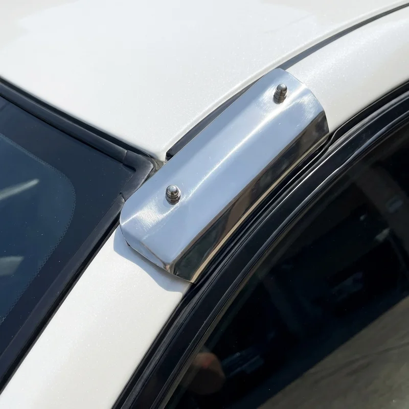 Suzuki XL-7 Sunvisor Mounting Bracket Kit (2002 - 2009) - 1