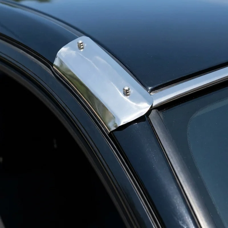 Volkswagen Multivan Sunvisor Mounting Bracket Kit (2013 - 2013) - 1