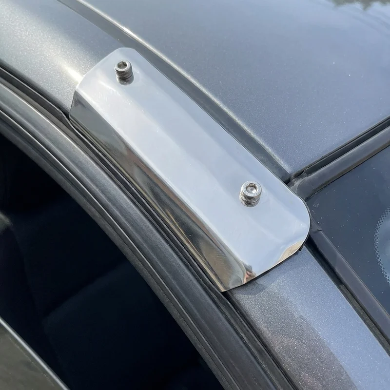 Volkswagen R32 Sunvisor Mounting Bracket Kit (2003 - 2008) - 1