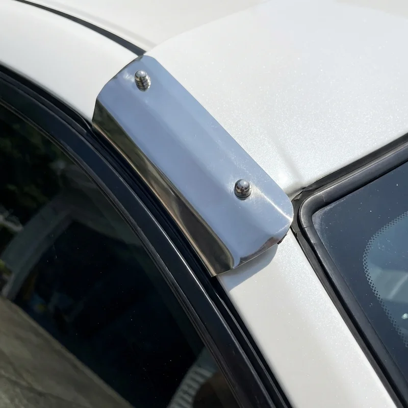 Volvo EC40 Sonnenblenden-Montagehalterung (2026 - 2026) - 1