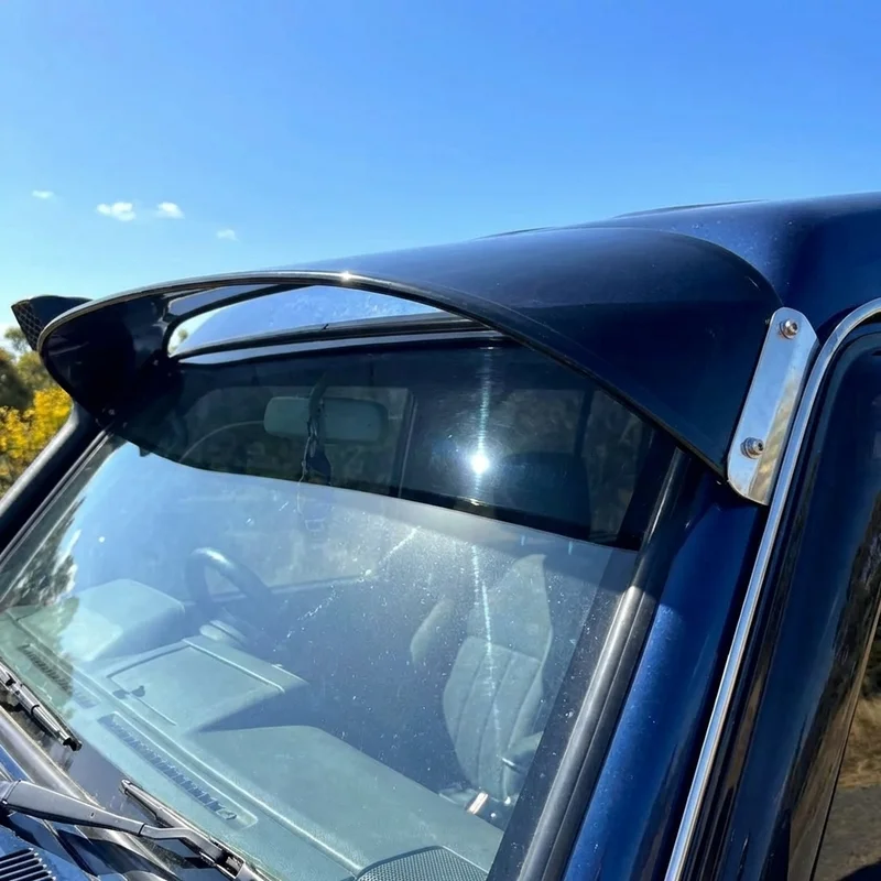 Viseira de Para-brisa em Acrílico Workhorse FasTrack FT1461 (2002 - 2005) - 1